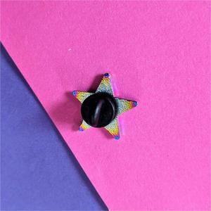 Pino de metal esmaltado macio com logotipo personalizado de fábrica profissional, mini estrela de lapela com cartão de papel de apoio, chapeamento arco-íris - Product Image 2