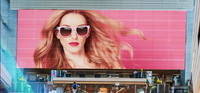 Mur vidéo LED transparent d'intérieur P2.8-5.2, écran couleur HD pour vitrine de centre commercial
