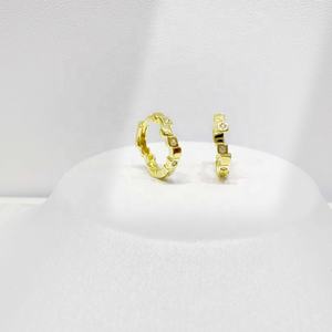 Pendientes de aro pequeños de plata de ley 925 con moissanita, chapados en oro vintage de 18k y 14k, al por mayor, personalizables para mujer, a la moda, tipo piercing. - Product Image 1
