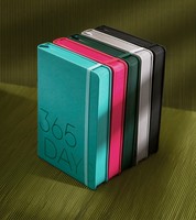 Carnet de notes personnalisé pour 365 jours, format A5, couverture rigide en PU avec reliure cousue et bande élastique