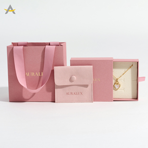 Scatola Portagioie Auralux in Cartoncino Rosa con Cassetto Scorrevole e Logo Personalizzato per Orecchini, Anelli e Collane - Product Image 1