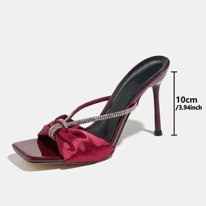 Escarpins tendance à bout carré et talon aiguille avec nœud en satin surdimensionné, brides croisées en cristal, chaussures de soirée sexy à talons ouverts pour femmes - Product Image 6