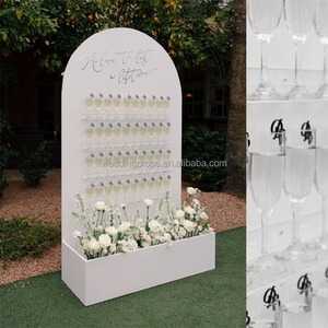 Elegante Pared Redonda Blanca para Exhibición de Copas de Champán, Fondo Reutilizable para Bodas y Eventos Corporativos - Product Image 6