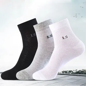Meias masculinas com logotipo personalizado, meias jacquard de algodão, meias de cor sólida, absorventes de suor e respirável, meias com letras, venda imperdível