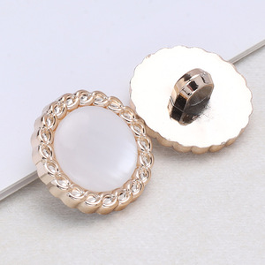 Boutons ronds de luxe en perles avec décoration en strass, sans nickel, à tige, pour vêtements de mode - Product Image 3