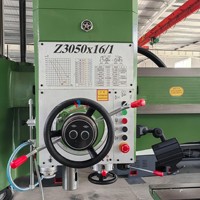 Perceuse radiale industrielle Z3050 50 mm 220V/380V avec moteur automatique, verrouillage hydraulique et boîte de vitesses robuste 4KW