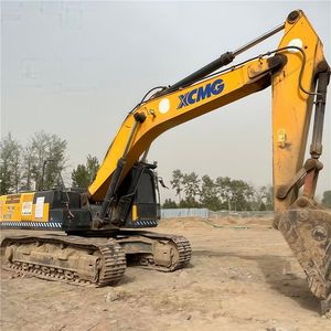 Se Vende Excavadora 370D 90% Nueva con Motor Isuzu, Hidráulica Kawasaki, Peso Operativo de 36.9 Toneladas - Product Image 2