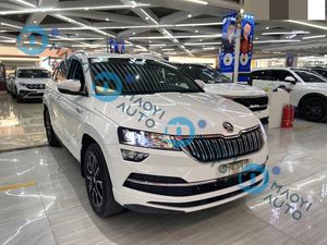 <span class=keywords><strong>Skoda</strong></span> <span class=keywords><strong>Karoq</strong></span> 2022, <span class=keywords><strong>SUV</strong></span> compact avec des caractéristiques de sécurité avancées et un design intérieur moderne - Product Image 3