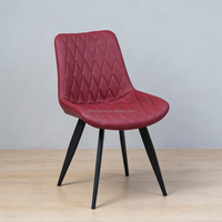 Chaise de salle à manger simple en similicuir brun foncé avec motif diamant et pieds en métal noir robustes pour cuisine et café
