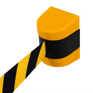 Barrière de sécurité murale rétractable pour le contrôle des foules, solution adhésive temporaire en plastique et nylon, noir/rouge/jaune - Product Image 1
