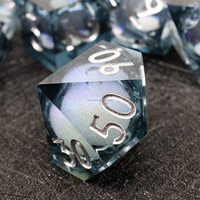 Jeu de dés polyédriques en résine à bords vifs, design à paillettes liquides, police argentée pour D&D - Liquid 1
