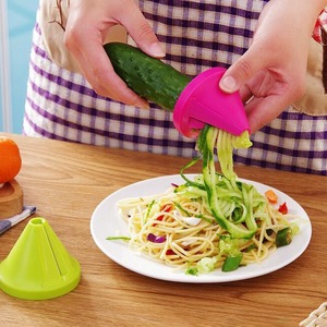 Eco-Friendly Multifunction Kitchen Tools Manual Spiral <b>Shredder</b> for Carrots Rotating Grater for <b>Vegetables</b> for Shredding Peeling - Product Image 2