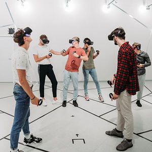 Machine de jeu VR Simulateur de tir Arène de <span class=keywords><strong>réalité</strong></span> <span class=keywords><strong>virtuelle</strong></span> 4 personnes Plate-forme de combat multijoueur 7D VR <span class=keywords><strong>Laser</strong></span> Tagr Simulateur de mouvement - Product Image 3