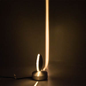 Lampe murale LED 360° en aluminium blanc pour rebord de fenêtre, éclairage paysager extérieur et effet d'ombre - Product Image 5