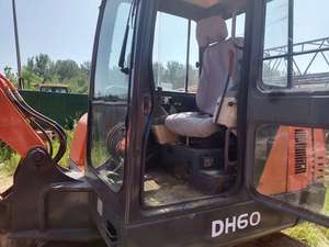 เครื่องขุดดินไฮดรอลิคตีนตะขาบขนาดเล็กทำงานได้2014 6ton Dh60-7มีประสิทธิภาพและสะดวก - Product Image 5