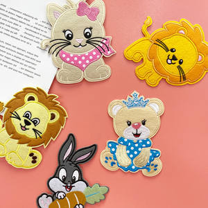 Dessin animé brodé 3D patchs paillettes grandes appliques de <span class=keywords><strong>chenille</strong></span> thermocollantes pour les vêtements de poitrine personnalisés pour enfants - Product Image 3