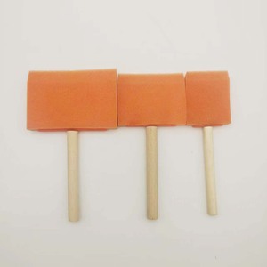 Pinceles de espuma con mangos de madera - Product Image 3