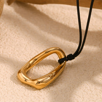 Colliers en acier inoxydable plaqué or 18 carats pour femmes
