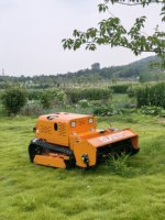 Débroussailleuse robotisée autonome avec télécommande GPS et broyeur sur chenilles pour vergers et remise en état des terres
