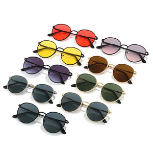 Gafas de Sol Retro de Alta Gama con Protección UV, Estilo Hong Kong, Nuevo Estilo Urbano Transfronterizo con Marco Ovalado, Gafas de Protección Solar - Product Image 2