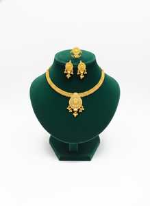 Collier sautoir plaqué or 24 carats, collier statement avec chaîne pour rehausser les collections de bijoux contemporains - Product Image 2