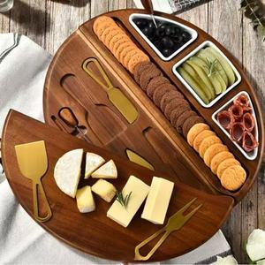 Ensemble de planches à fromage en bois avec couteaux et fourchettes pour pique-niques et collations, design portable - Product Image 1