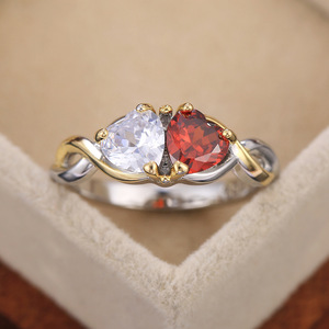 Anello a Cuore Bicolore per Donne, Accessorio Minimalista per Dito con Blocchi di Colore - Product Image 6