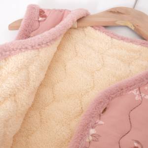 Chaleco Estilo Chino con Ribete de Terciopelo, Estampado Floral Azul Claro con Botones al Frente, Prenda Esencial Chic de Invierno para Mujeres de Mediana Edad - Product Image 4