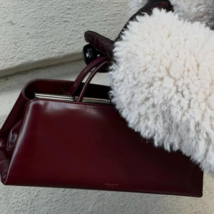 Bolsos de Mano de Cuero al por Mayor, Color Rojo Oscuro, de Alta Calidad, Personalizados para Mujer, Duraderos, Rígidos, Estructurados, con Bolsillo Magnético para Almacenamiento - Product Image 3