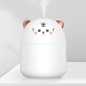 Mini humidificateur d'air de bureau pour la maison et la chambre, diffuseur d'arômes à brume froide avec lumière d'ambiance colorée, purificateur pour usage domestique - Product Image 1