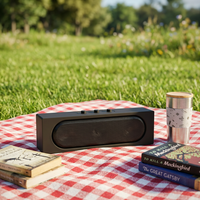 Altavoz Portátil Inalámbrico Compacto Mejorado con Radio FM de 5W, Resistente al Agua IPX4, Bajos Potentes, para Exteriores y Escritorio, con Ranura para Tarjeta TF