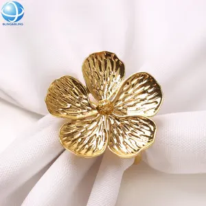 Anel de guardanapo de flores de ouro personalizado, novo design personalizado para casamentos mesa 2022 suportes de decoração