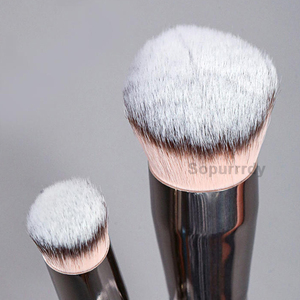 Set de Brochas de Maquillaje con Logotipo Personalizado: Brocha Angulada Sintética Kabuki para Base y Corrector, Brocha para Difuminar y Fijar - Product Image 3