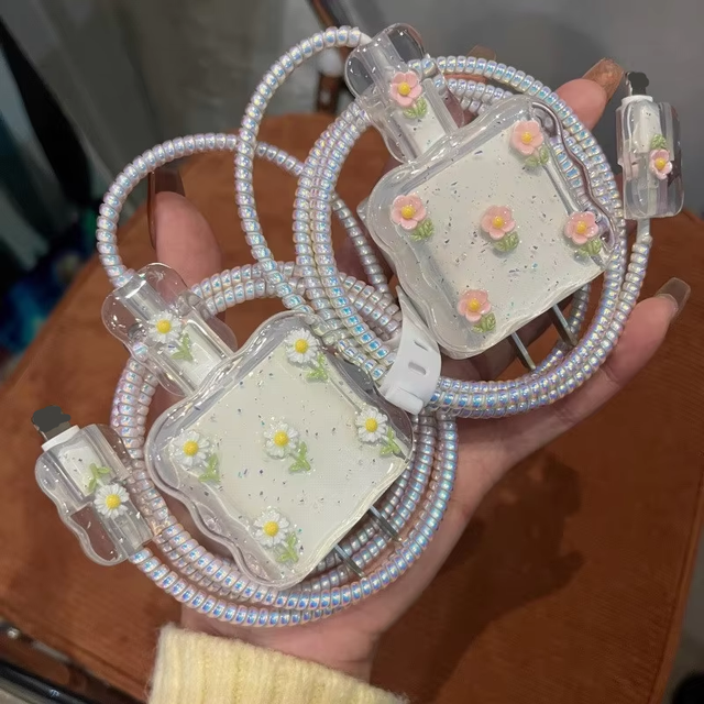 Kawaii Cute Little White Daisies Wave Boeder Epoxy USB Protector Cover for iPhone 18W-20W Data Line Head Cord Fast Charging Case