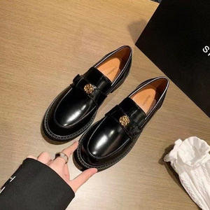 Camellia 2025 Mocassins à boucle dorée de style britannique pour femmes en cuir véritable Petits appartements en cuir pour le printemps automne hiver - Product Image 3