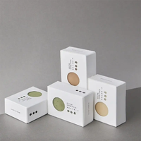 Vente en gros de petites boîtes à savon en papier kraft de forme carrée sur mesure pour les emballages de voyage éponge de gaufrage à stratification mate à chaud