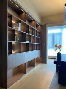 <span class=keywords><strong>Bibliothèque</strong></span> moderne avec portes coulissantes en verre et étagères ouvertes, finition en bois de chêne, rangement pour salon - Product Image 2
