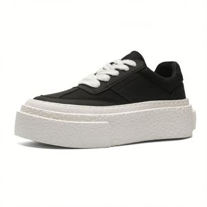 Zapatillas Minimalistas de Verano 2026 para Hombre con Suelas de Lona Más Gruesas y Transpirables y Material Suave para Aumentar la Altura del Pie - Product Image 1