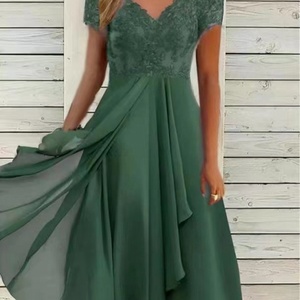 Robes de soirée slim en mousseline de soie à col en V avec appliques, vente en gros - Product Image 2