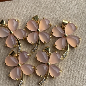 Joyería fina de moda Jade Rosa piedra real Acero inoxidable chapado en oro mariposa trébol de cuatro hojas colgantes collares para mujeres - Product Image 6