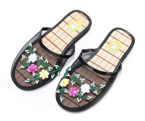 2025 New Arrival Design Indoor and Outdoor Fashion Women <strong>Beaded</strong> Slippesr <strong>Mesh</strong> <strong>Slipper</strong> - Product Image 2