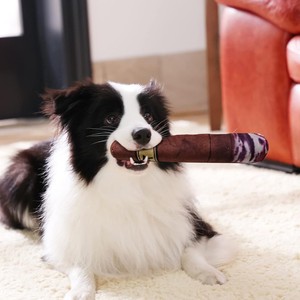 Juguete de Peluche para Perros con Forma de Cigarro, Color Marrón Oscuro, con Sonido, para Interiores - Product Image 2