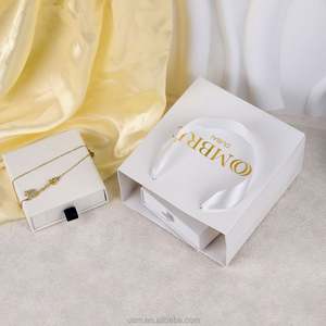 Sacs d'emballage en papier de luxe personnalisés avec logo, recyclables, avec impression UV et poignée en ruban pour bijoux - Product Image 3