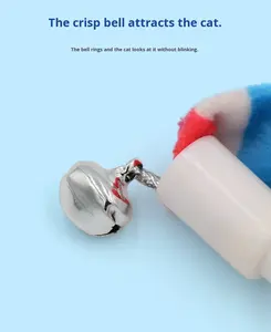 Bacchetta da Teaser per gatti in peluche interattivo eco-friendly con collezione Hot con campana di piume - Product Image 6