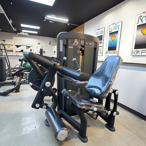 Aislamiento de isquiotibiales ajustable comercial de nivel de competencia y cuádriceps y pantorrilla Combo Pin Loaded Leg & Extension Machine - Product Image 4