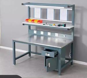 L'établi léger est équipé d'un tableau de bord de données et de coussinets réglables - Product Image 6