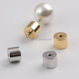 Pendientes cilíndricos sencillos de 5mm, tapones para los oídos, pendientes con forma de platillo volador de latón dorado de 18K, para hacer pendientes - Product Image 1