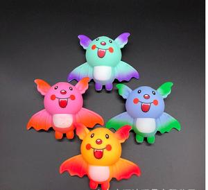 Kawaii Squeeze Soft EVA Bat Toy pour 5-7 ans Unisexe 11cm Anti-stress Squeezable Stress Relief - Product Image 3