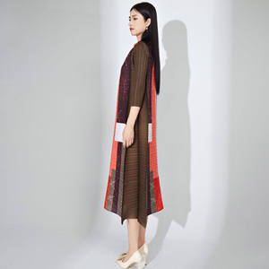 Abito plissettato <span class=keywords><strong>taglie</strong></span> <span class=keywords><strong>forti</strong></span> 2025 moda europea e americana abito Casual Extra Large <span class=keywords><strong>taglie</strong></span> <span class=keywords><strong>forti</strong></span> con stampa - Product Image 5