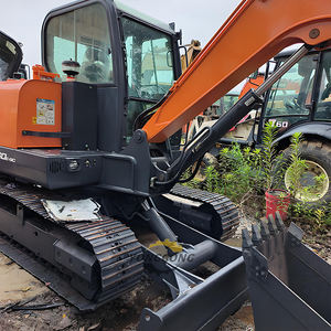 حفارة زاحفة دوسان مستعملة DX60 9C عالية الكفاءة صغيرة الحجم كورية الصنع موديل 2022 بوزن 6 طن لتحويل الأراضي الزراعية - Product Image 2